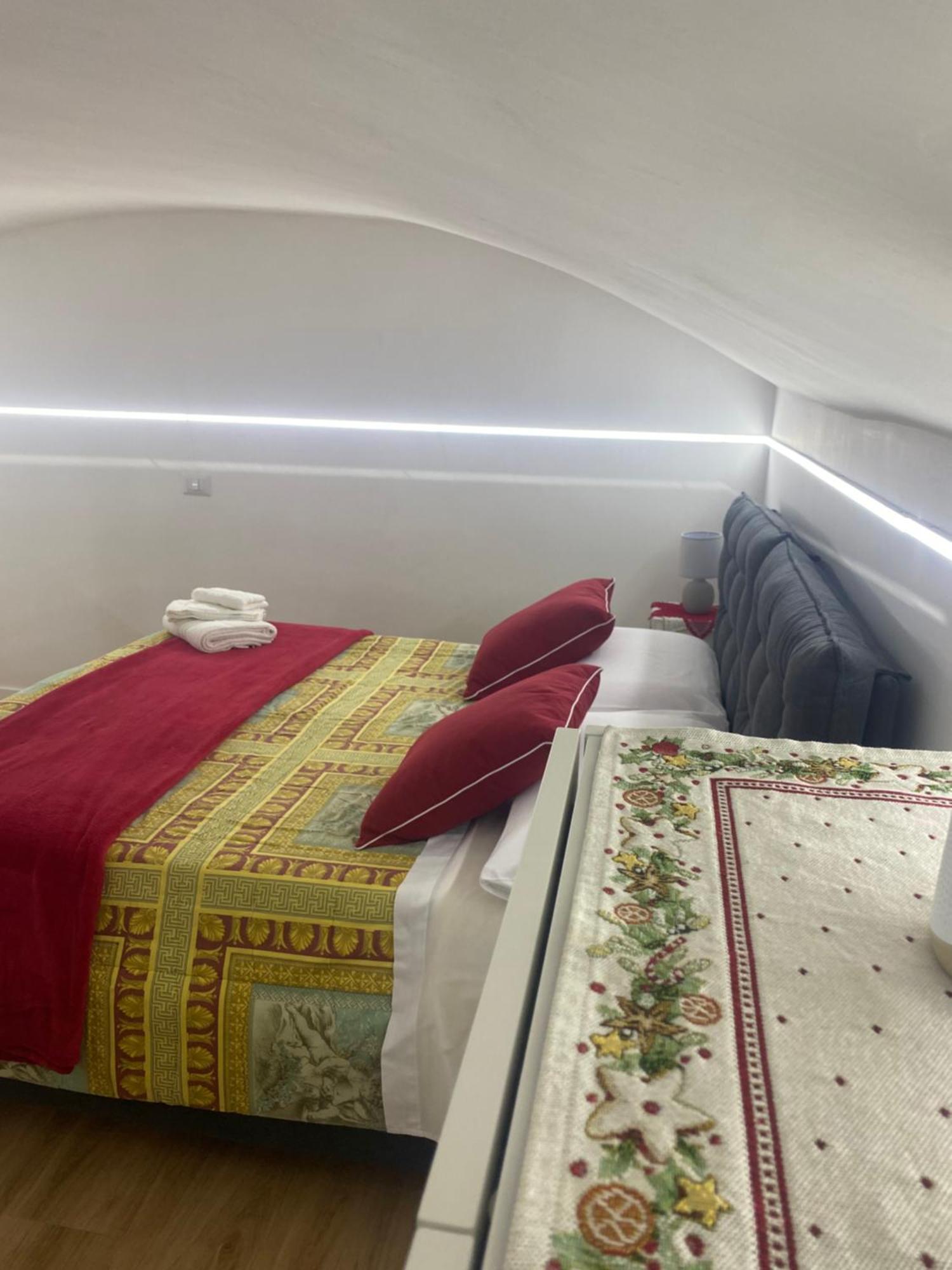 Magiuma House Apartment Наполи Екстериор снимка