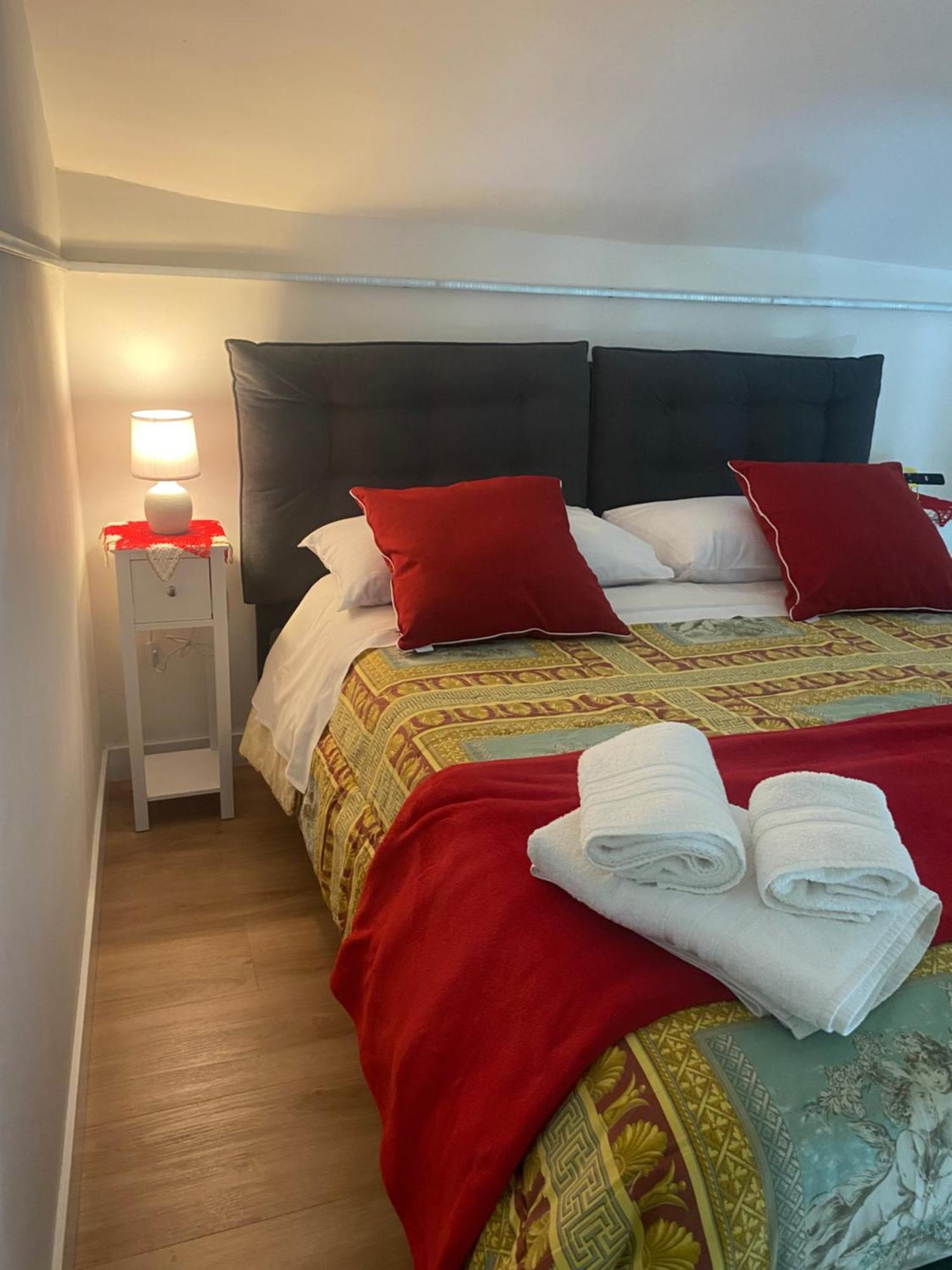 Magiuma House Apartment Наполи Екстериор снимка